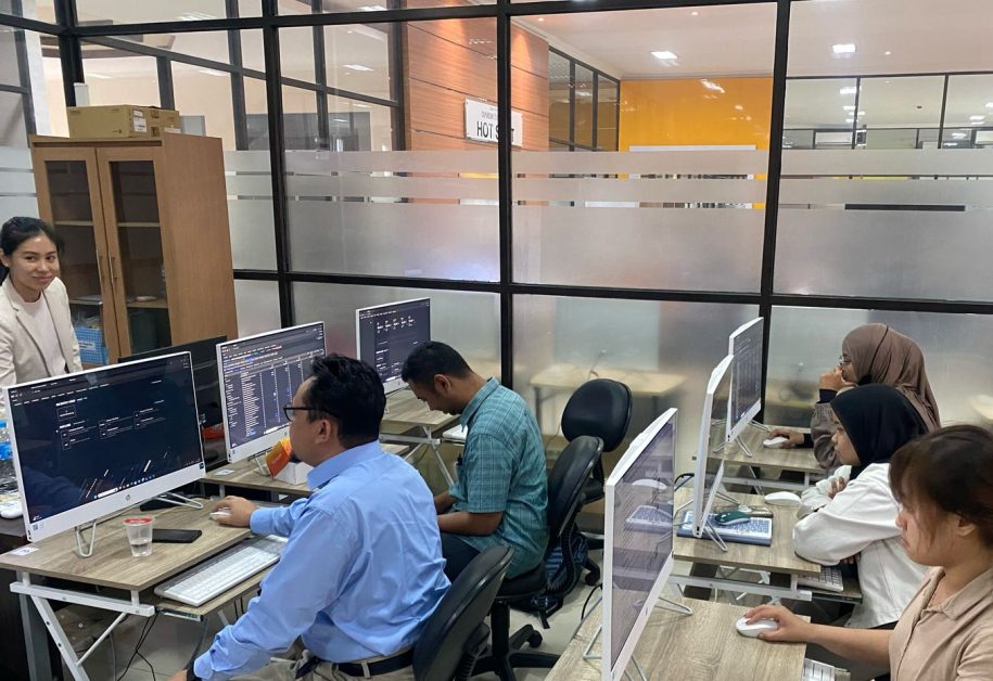 peserta ketika sedang mengikuti kegiatan pelatihan